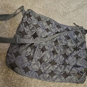 E6🔹️Stylish Gray Quilted Women's Bag